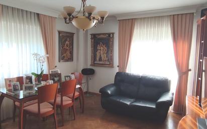 Sala d'estar de Pis en venda en Salamanca Capital amb Calefacció, Parquet i Balcó
