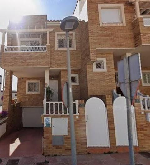 Foto 2 de Casa o xalet en venda a Calle Calle de la Osa Menor, 29, 29, Los Molinos - Villa Blanca, Almería