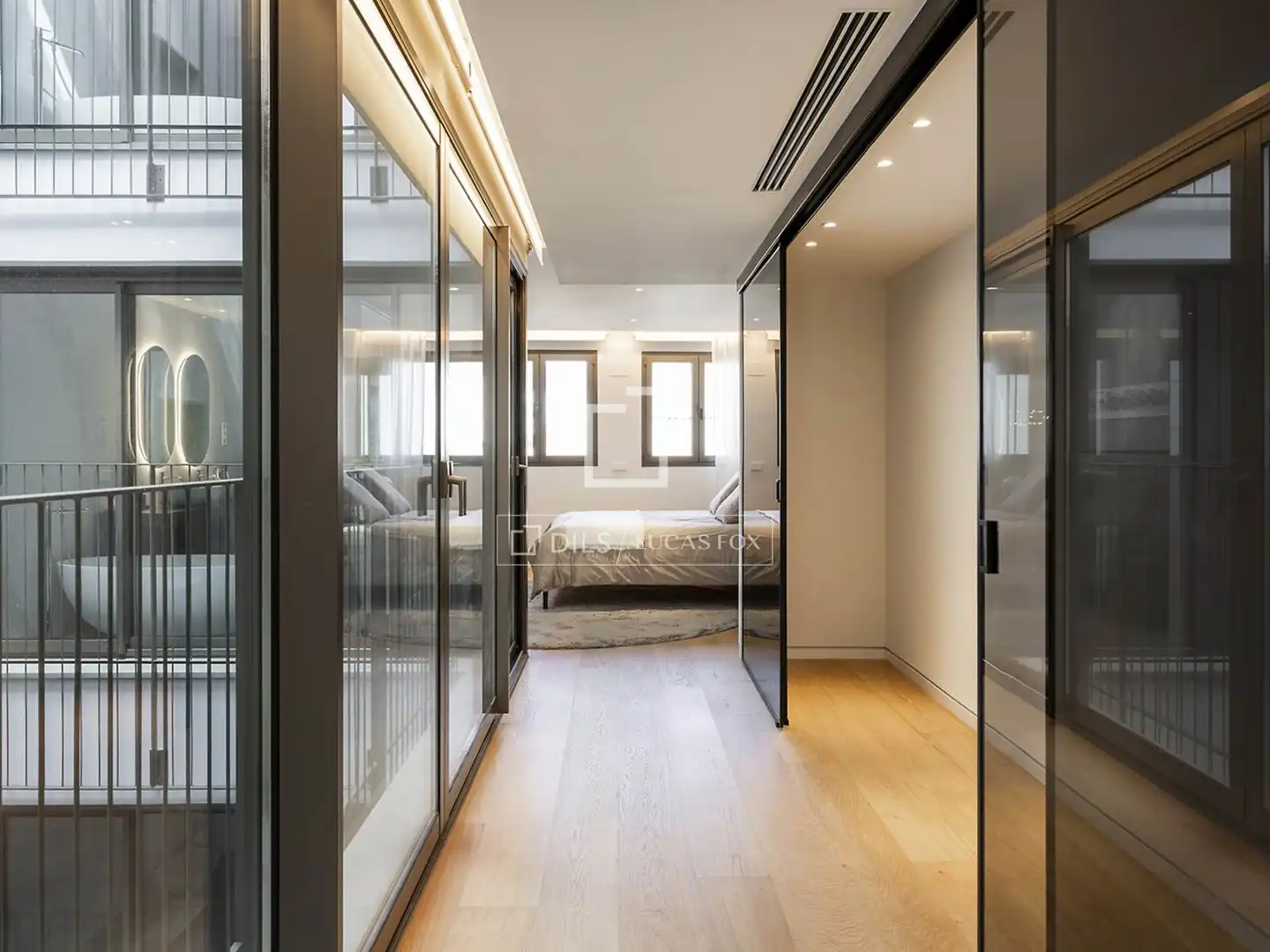 Wohnung zum Verkauf in Barcelona mit Klimaanlage, Terrasse und Schwimmbad