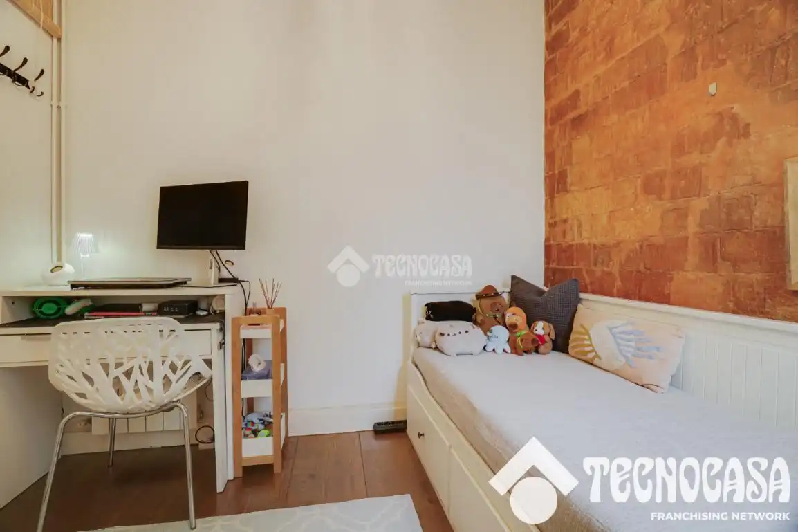 Schlafzimmer von Wohnung zum Verkauf in Barcelona mit Klimaanlage und Heizung