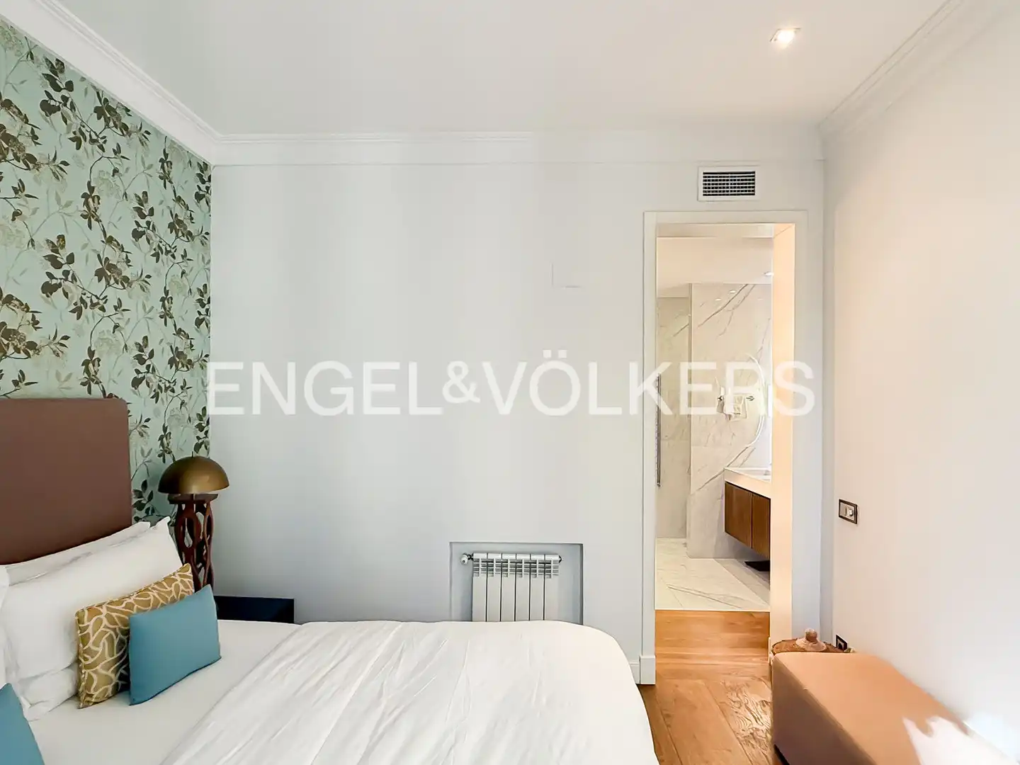 Schlafzimmer von Wohnung zur Miete in Madrid mit Klimaanlage, Heizung und Möbliert