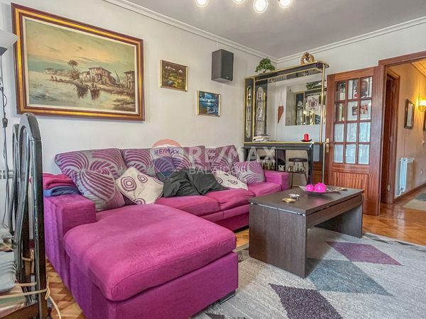 Sala de estar de Piso en venta en Vigo  con Calefacción, Parquet y Terraza