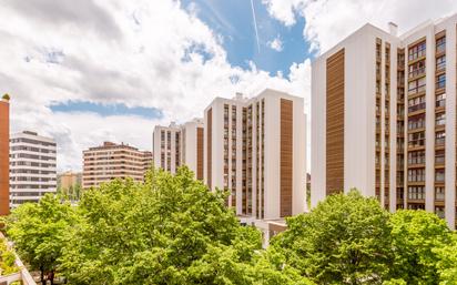 Vista exterior de Pis en venda en  Pamplona / Iruña amb Calefacció i Parquet