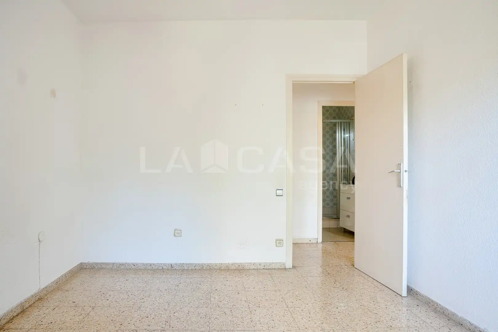 Wohnung zum Verkauf in Barcelona mit Balkon