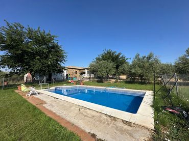 Villa con piscina in vendita a Don Benito