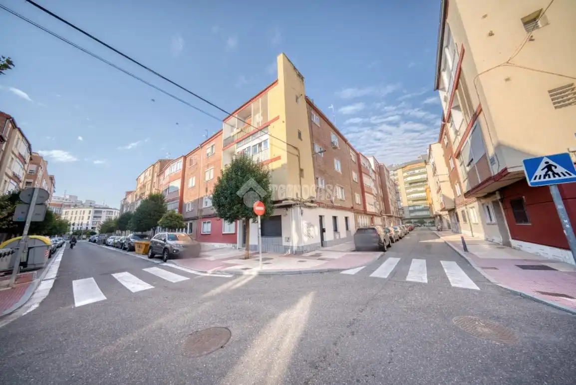 Vista exterior de Pis en venda en Valladolid amb Calefacció