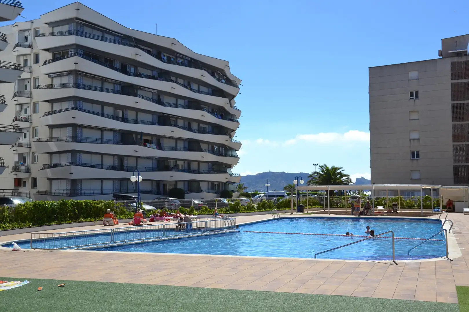 Swimming pool of Flat for sale in L'Estartit  with Air Conditioner, Heating and Washing machine