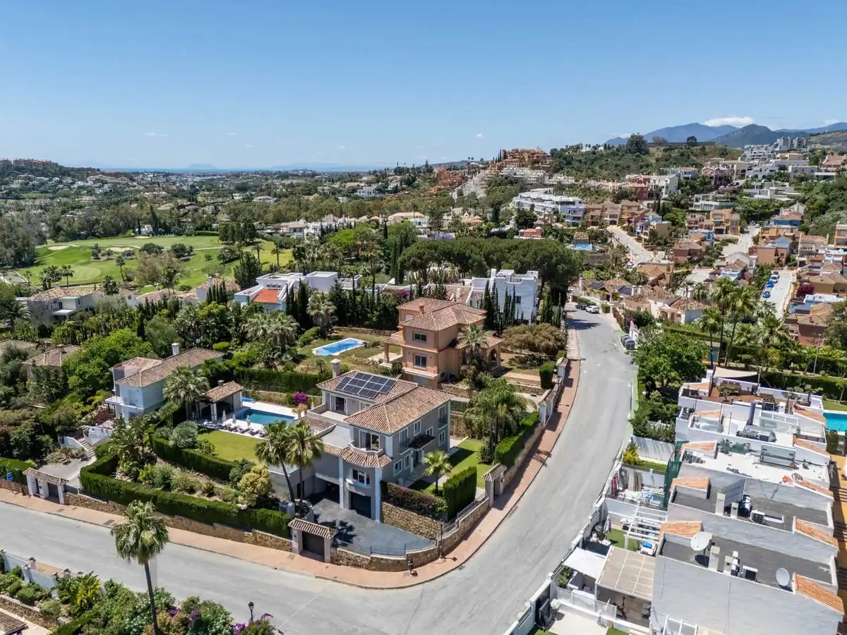 Villa mit Garten zum Verkauf in Nueva Andalucía, imagen 13