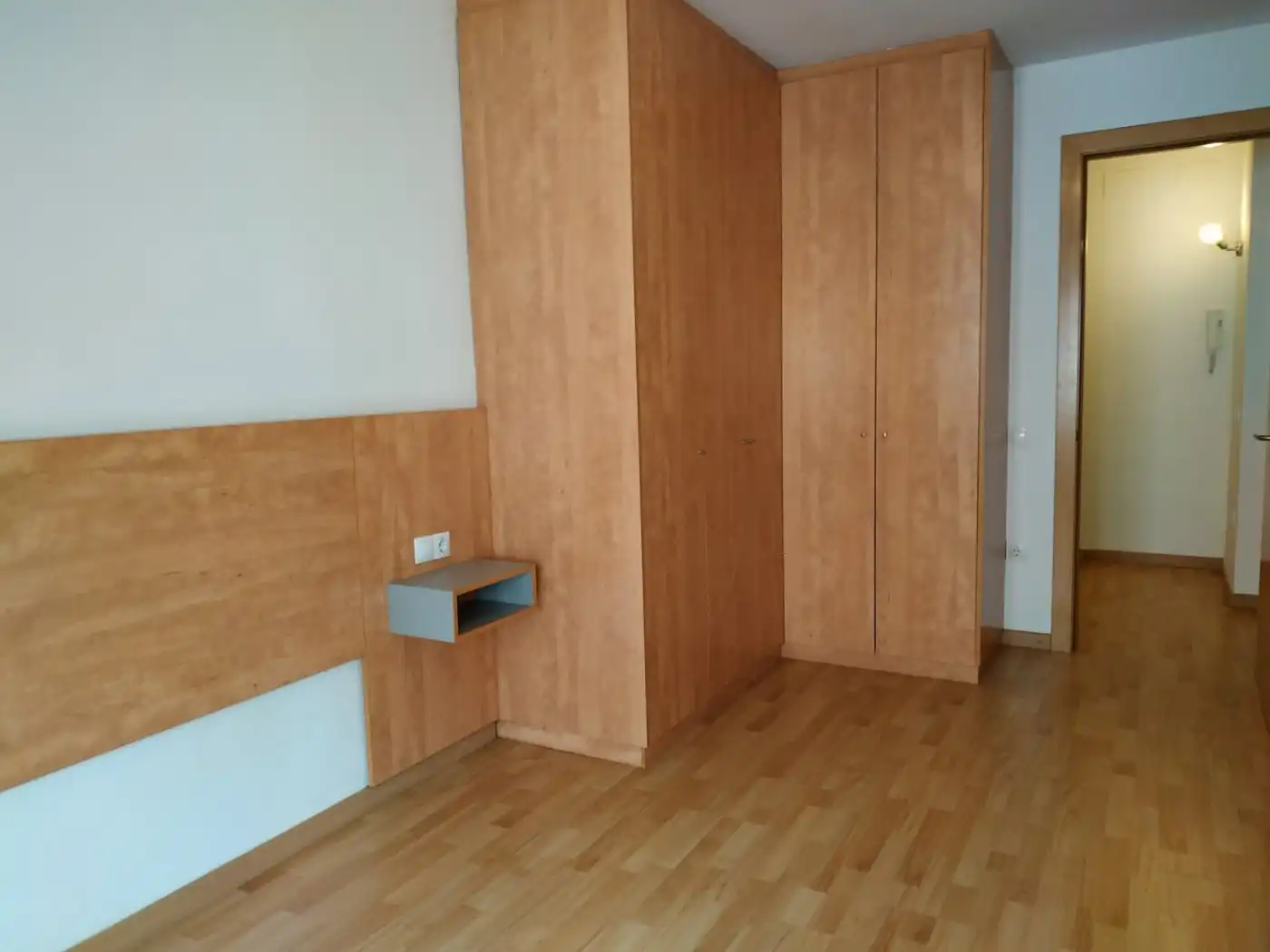 Flat with terrace to rent in Plaça Catalunya, imagen 3