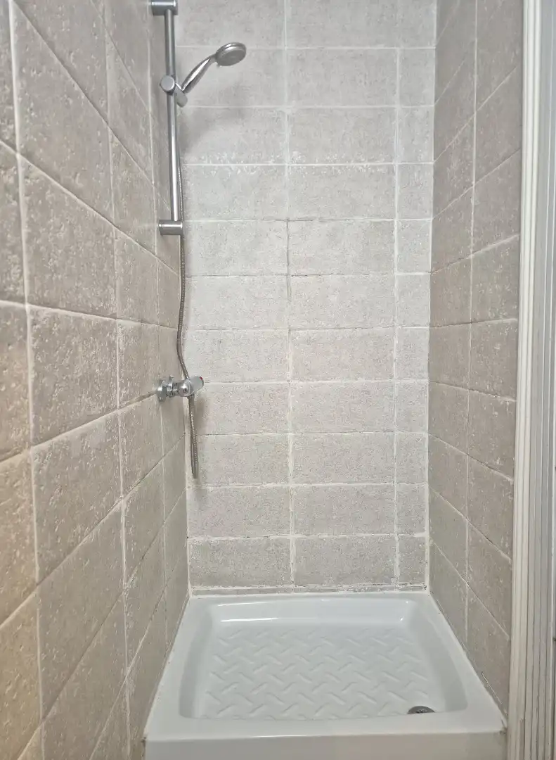 Bany de Apartament de lloguer en Madrid amb Aire condicionat, Calefacció i Parquet