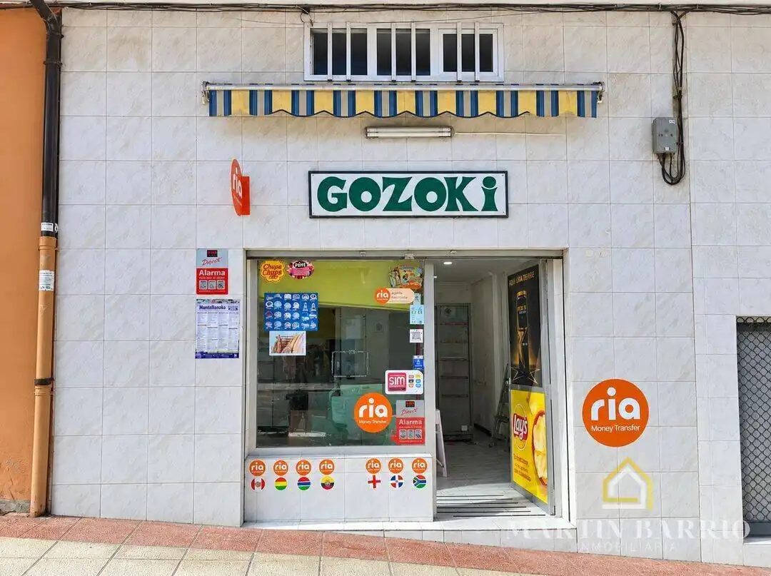 Local comercial de lloguer a La Magdalena Zeharkalea