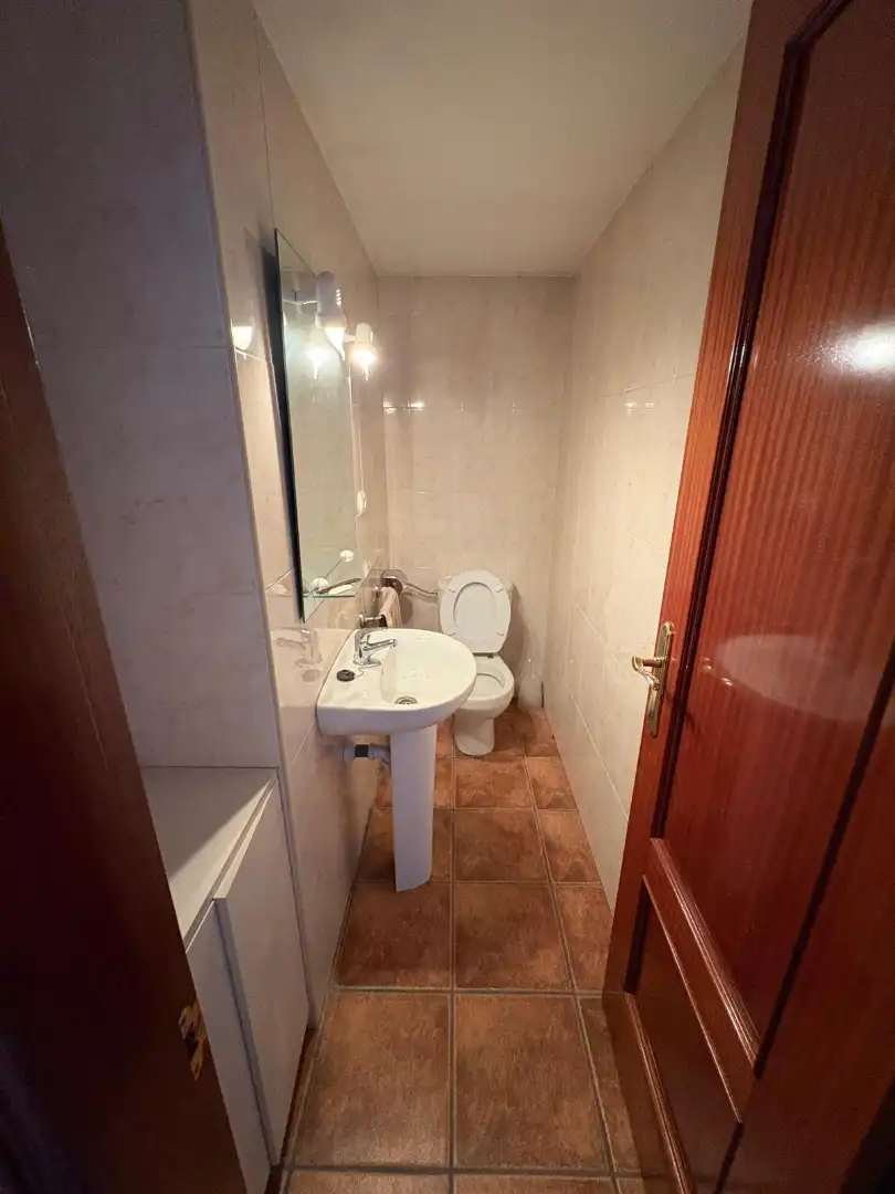 Bany de Casa o xalet en venda en Íscar amb Calefacció, Jardí privat i Terrassa