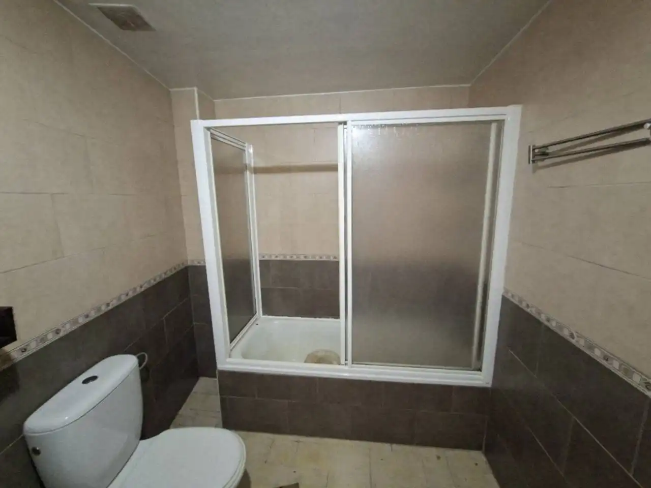 Baño de Piso en venta en La Unión con Terraza