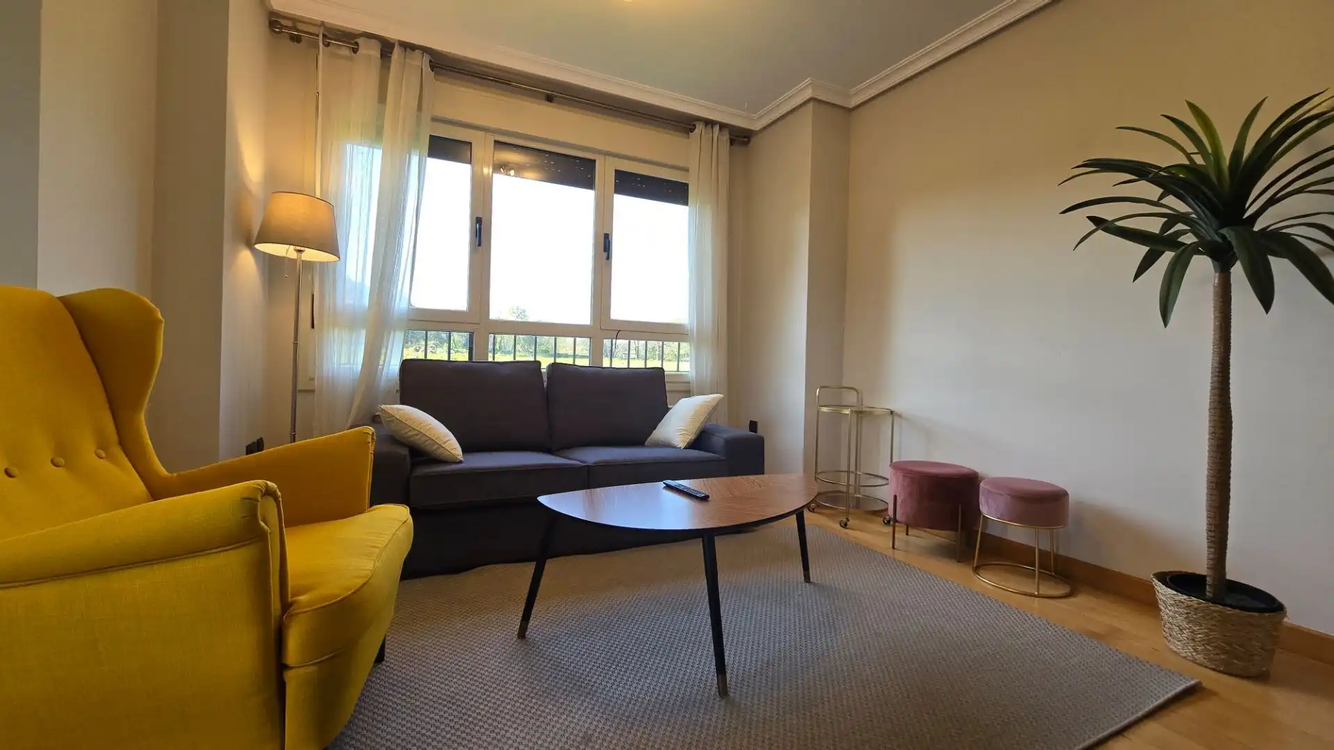Living room of Flat for sale in Llanes  with Heating, Terrace and Furnished