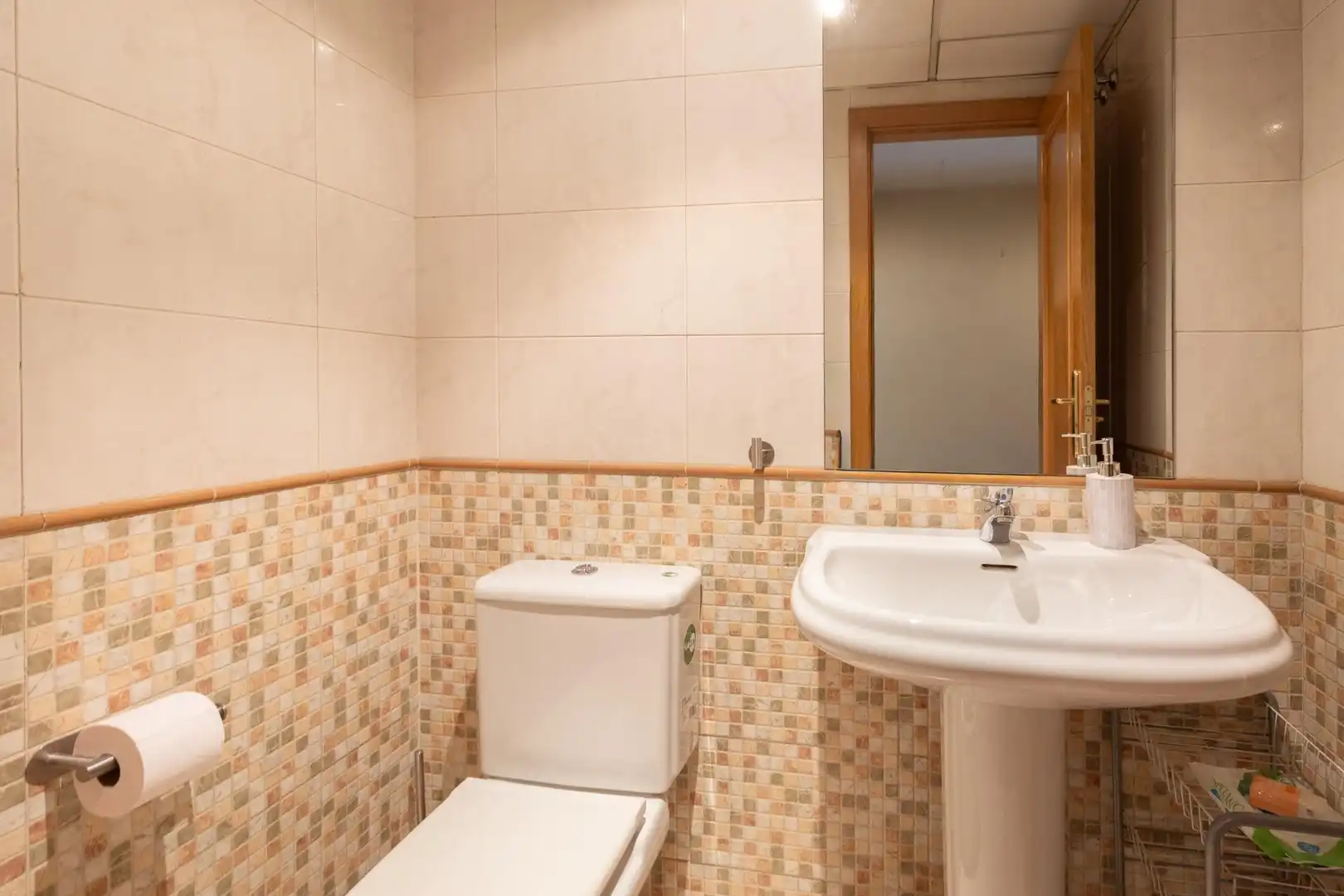 Baño de Piso en venta en Madrid con Aire acondicionado, Calefacción y Jardín privado