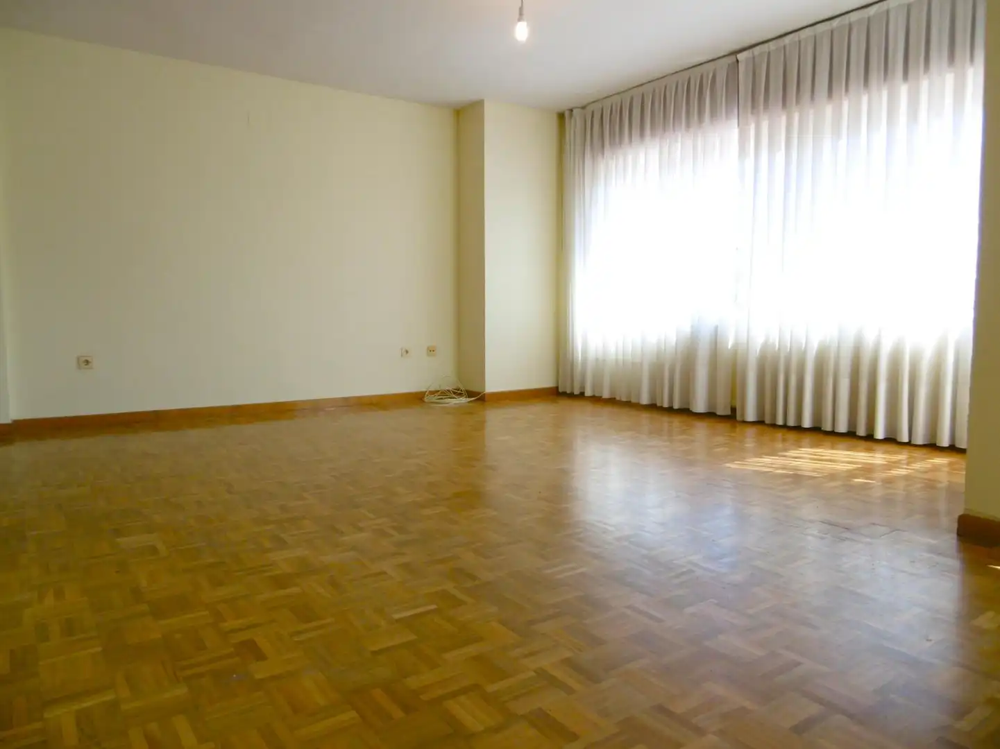 Sala de estar de Piso de alquiler en Valladolid con Calefacción
