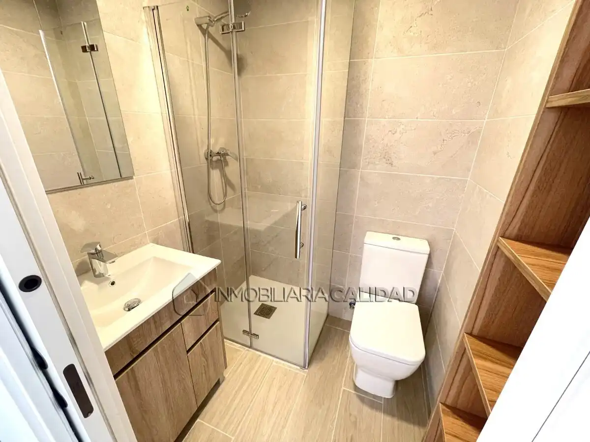 Bathroom of Flat for rent in Burgos  with Heating and Furnished