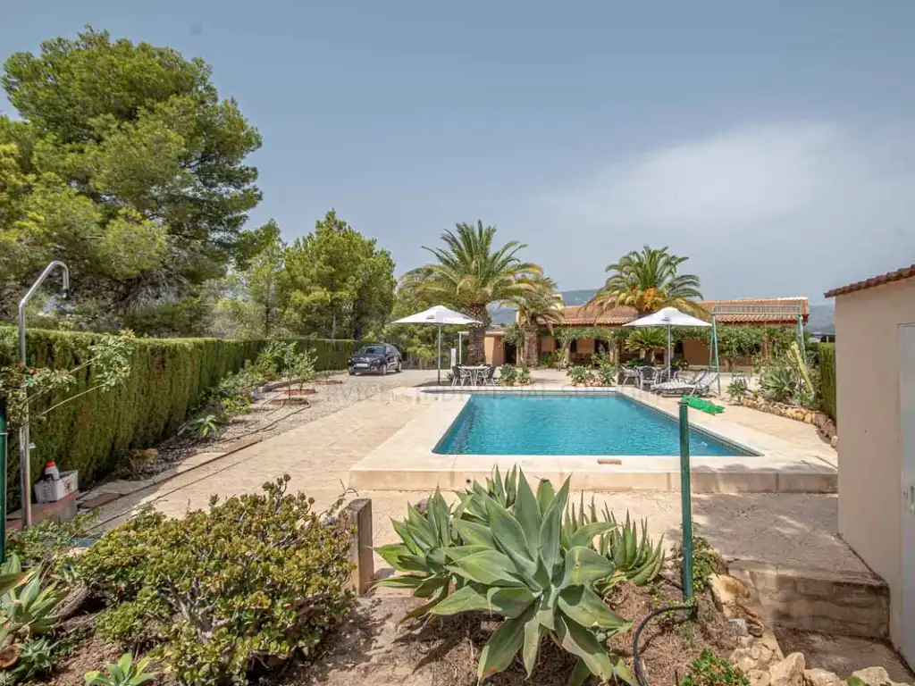 Jardí de Casa o xalet de lloguer en La Nucia amb Piscina