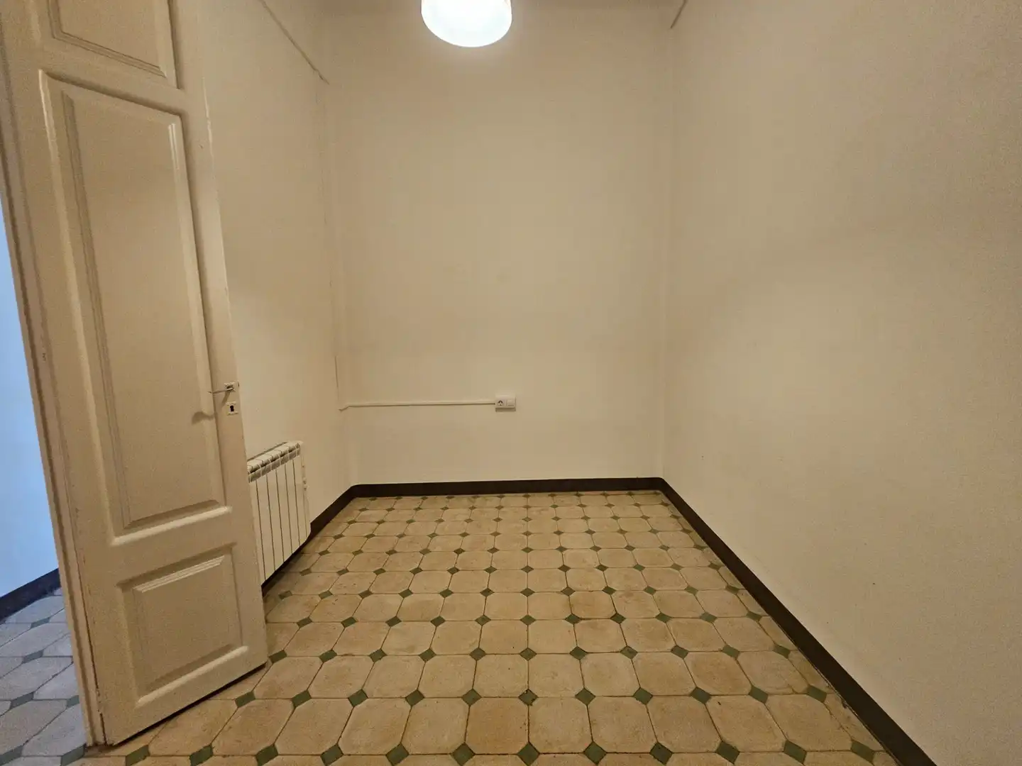 Flat for rent in Sabadell  with Heating and Balcony