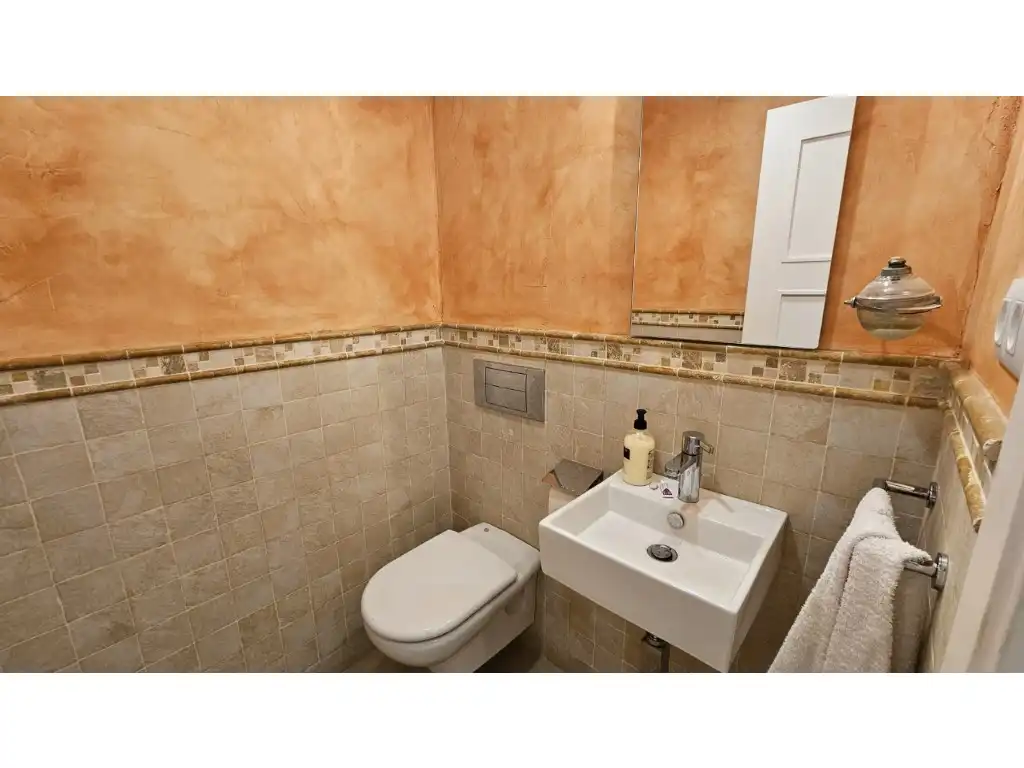 Bathroom of Houses for sale in San Lorenzo de El Escorial