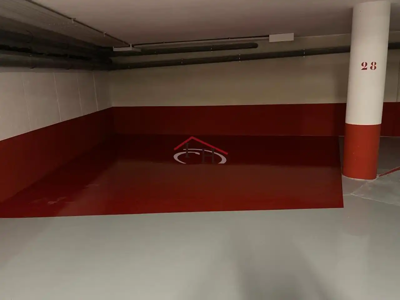 Parking de Apartamento de alquiler en León Capital  con Calefacción, Parquet y Terraza