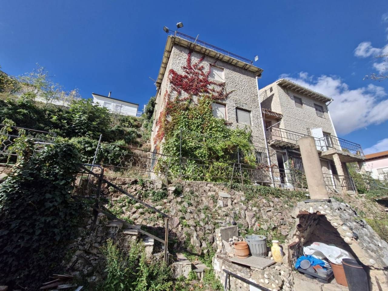 Vista exterior de Casa o xalet en venda en Matute amb Calefacció, Jardí privat i Parquet