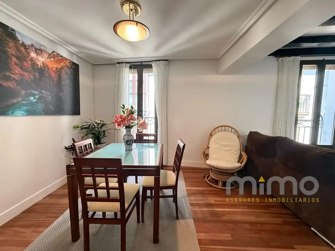 Comedor de Piso en venta en Donostia - San Sebastián  con Calefacción, Trastero y Balcón