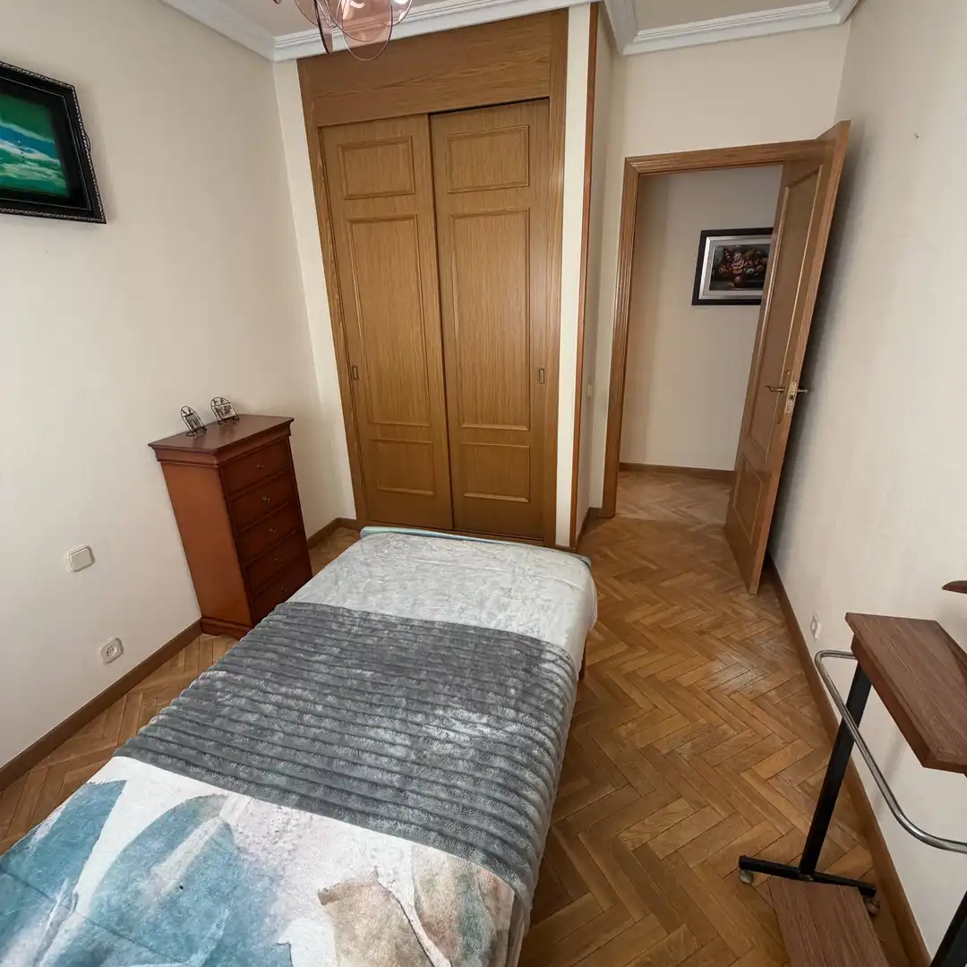 Habitación de Piso en venta en Madrid con Piscina comunitaria