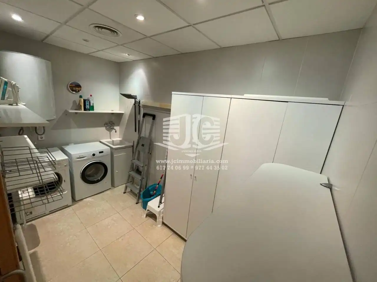 Wohnung zur Miete in Calle Ramón Berenguer IV, Centre
