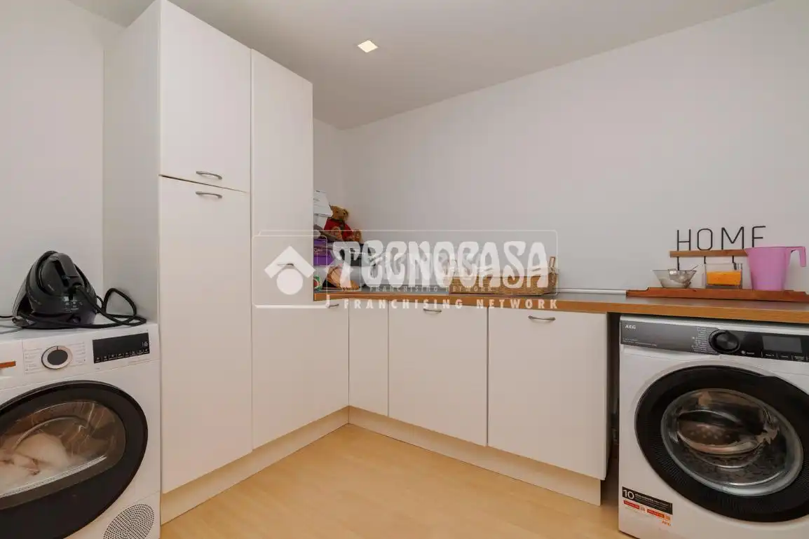 Cocina de Casa adosada en venta en Tres Cantos con Calefacción, Balcón y Piscina comunitaria
