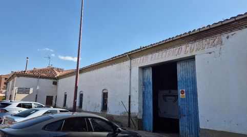 Foto 2 de Edifici en venda a Valencia de Don Juan, León