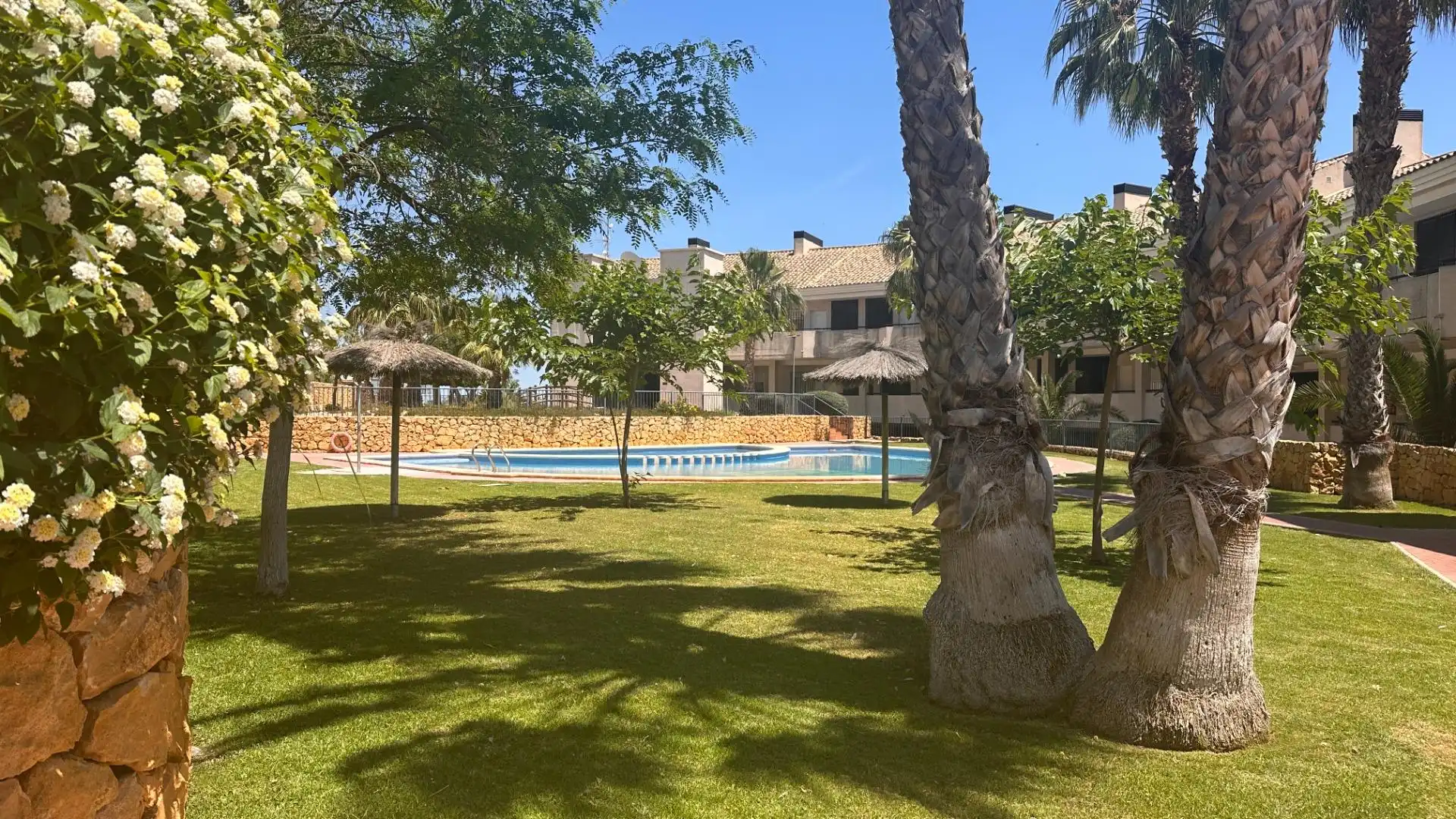 Piscina de Piso en venta en Elche / Elx con Aire acondicionado, Calefacción y Terraza
