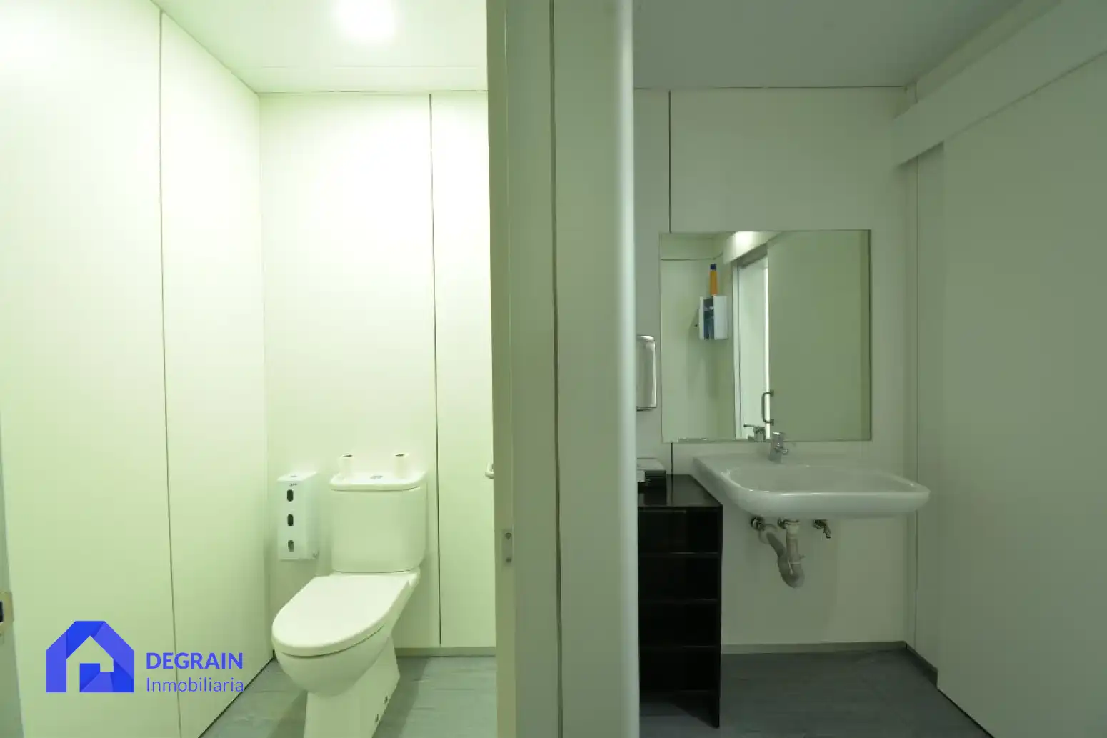 Baño de Local de alquiler en Oviedo 