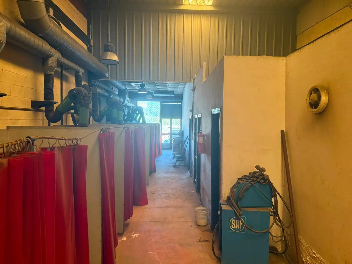 Fabrikhallen zum Verkauf in Los Barrios