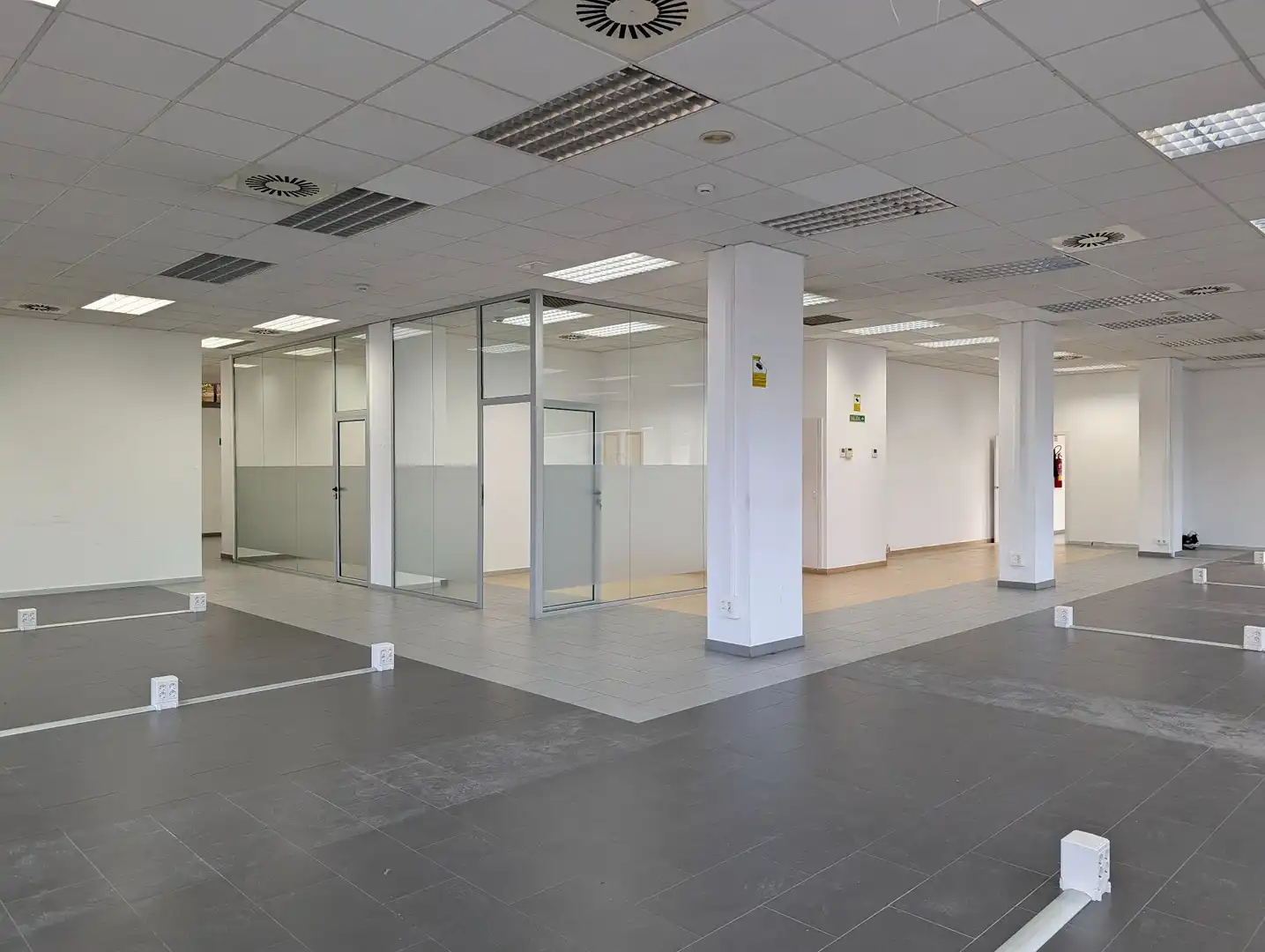 Oficina de lloguer en Sant Just Desvern amb Aire condicionat i Calefacció