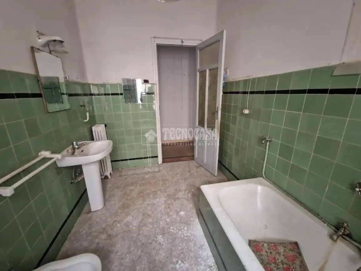 Baño de Piso en venta en Palencia con Calefacción, Trastero y Balcón