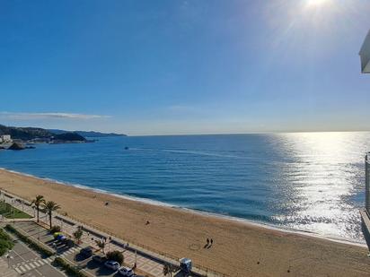 Vista exterior de Pis en venda en Blanes amb Aire condicionat, Terrassa i Balcó