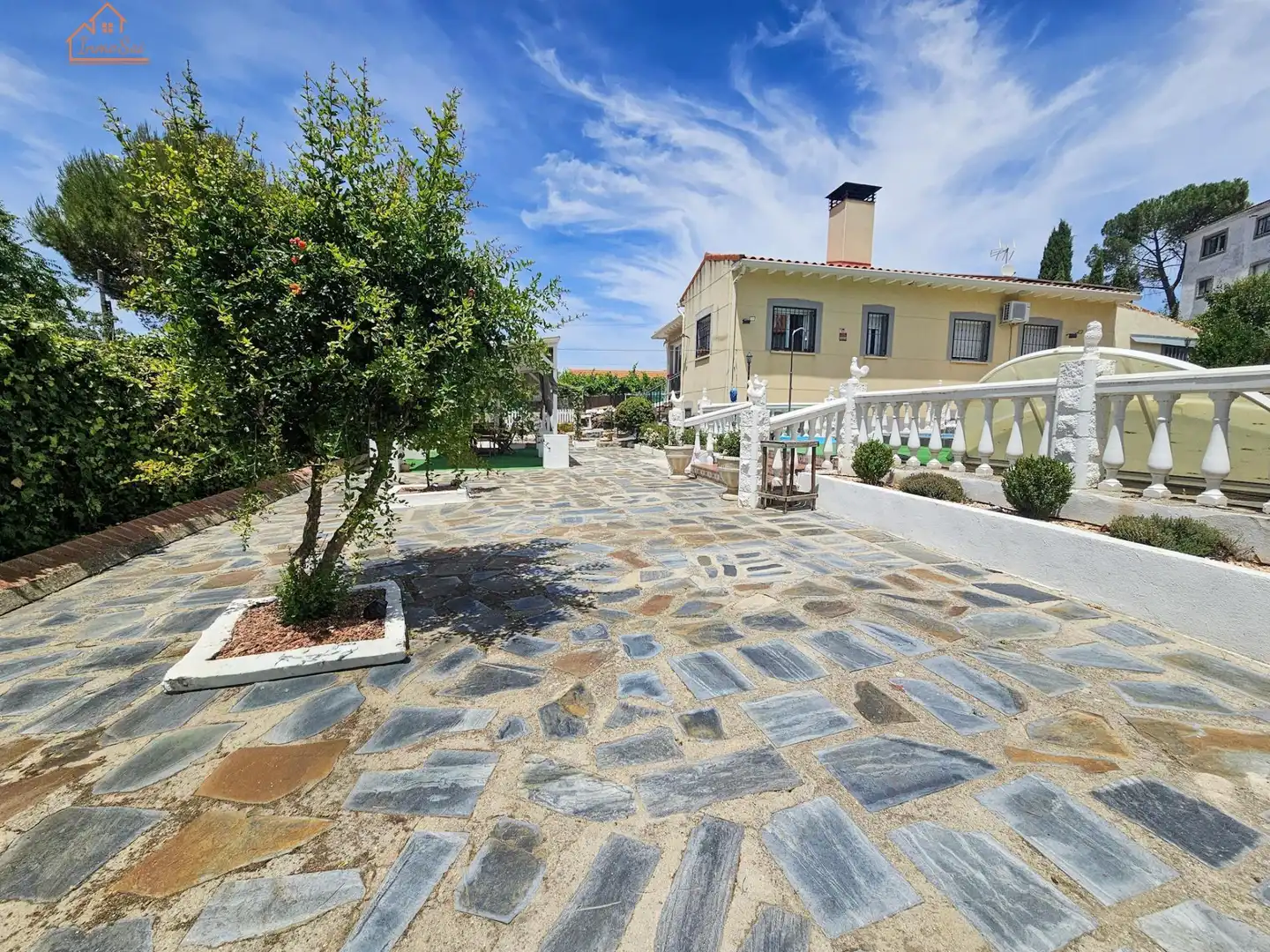 Vista exterior de Casa o xalet en venda en Chinchón amb Aire condicionat, Calefacció i Jardí privat