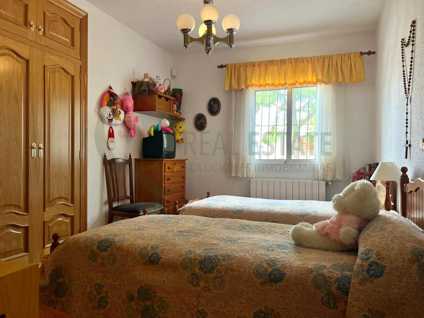 Dormitori de Casa o xalet en venda en Alicante / Alacant amb Jardí privat, Terrassa i Traster