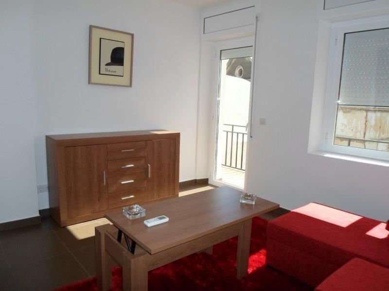 Living room of Flat to rent in Figueres  with Heating