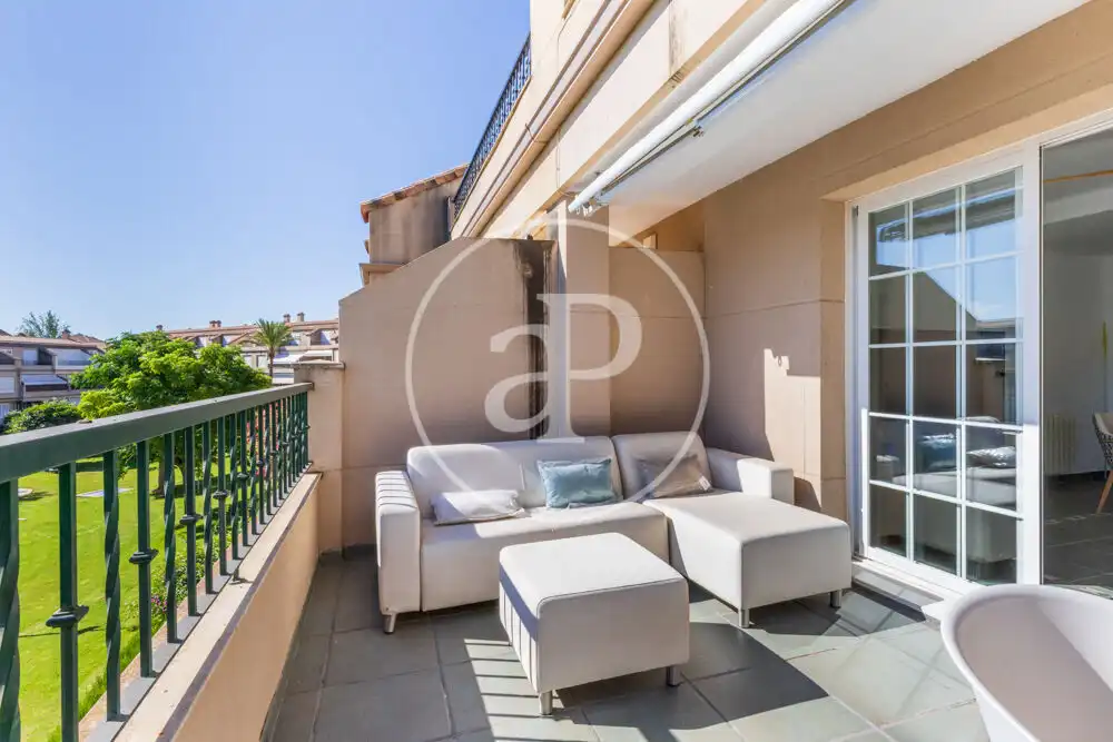 Terraza de Ático de alquiler en Bétera con Aire acondicionado, Calefacción y Jardín privado