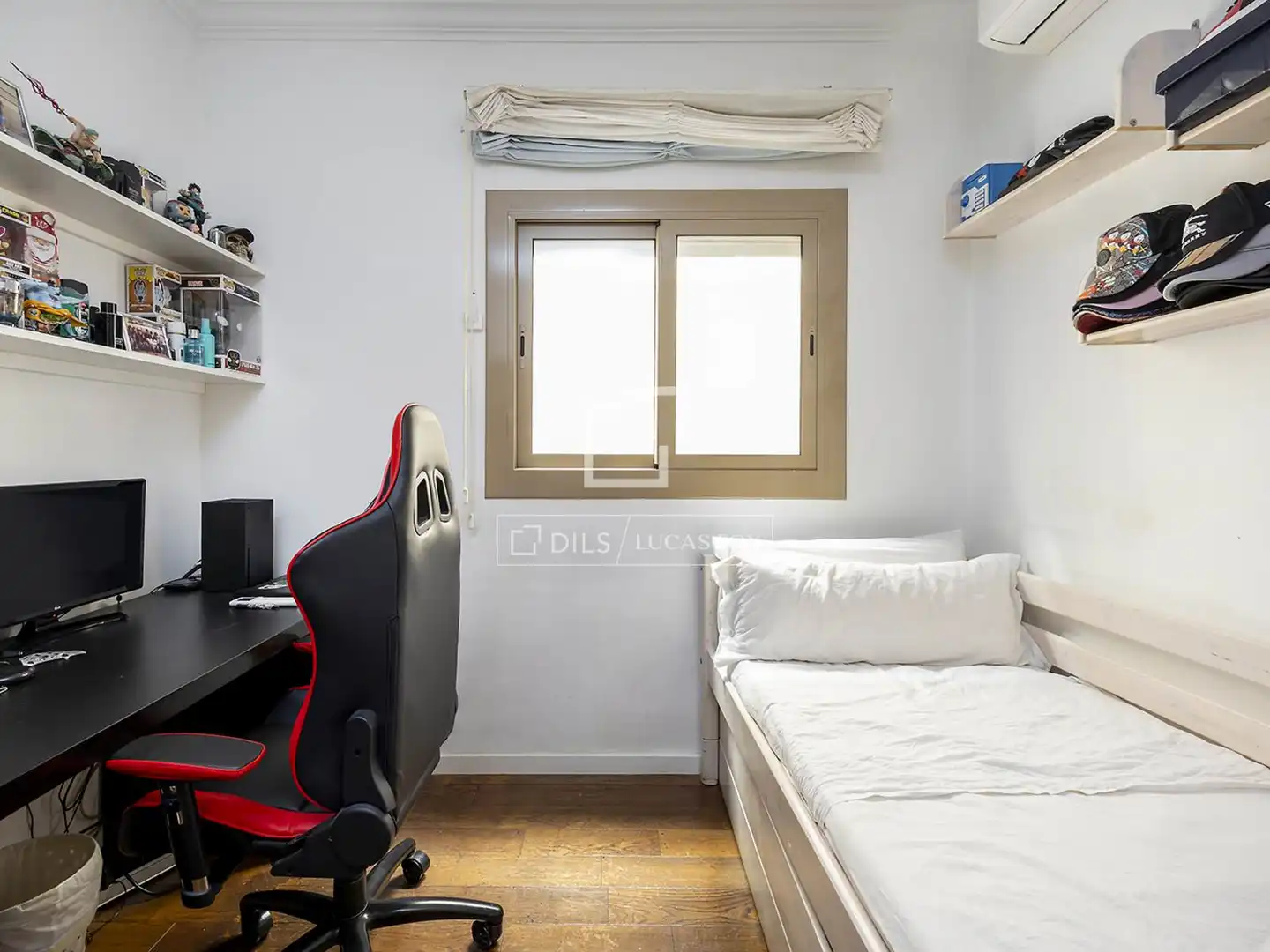 Bedroom of Flat for sale in Barcelona  with Air Conditioner, Heating and Terrace