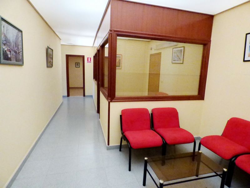 Oficina en venda en Loiu amb Moblat