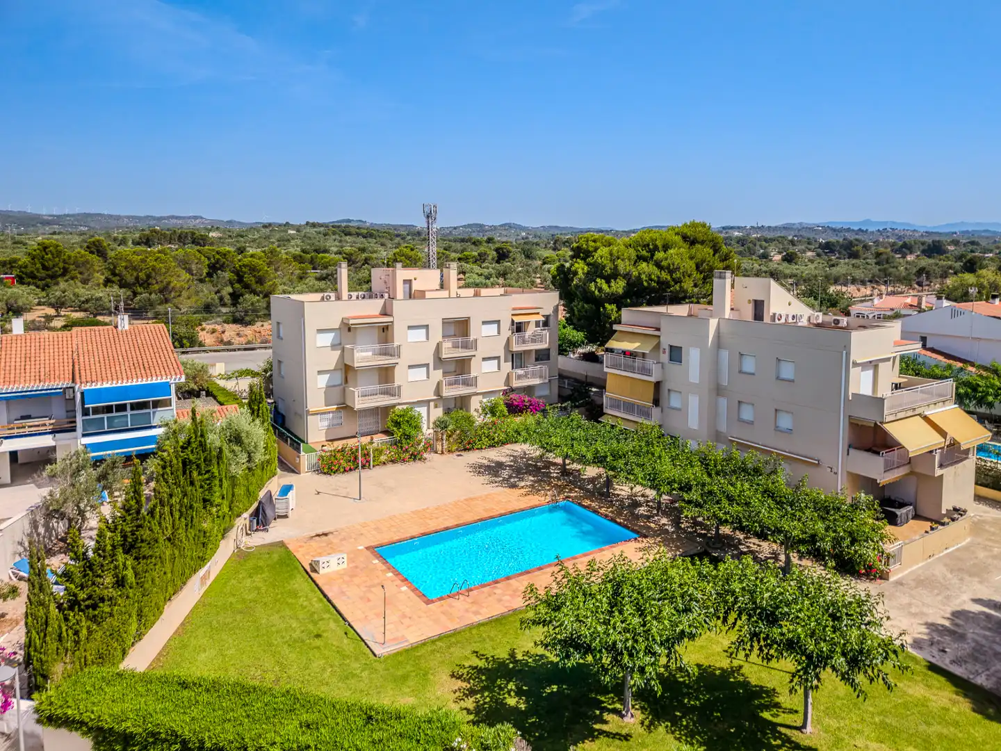 Piscina de Piso en venta en L'Ampolla con Aire acondicionado, Calefacción y Jardín privado
