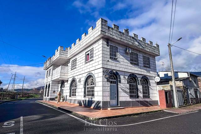 Casa-chalet en Venta en Praza Rosalía de Castro, 15 en Vilamartín de Valdeorras