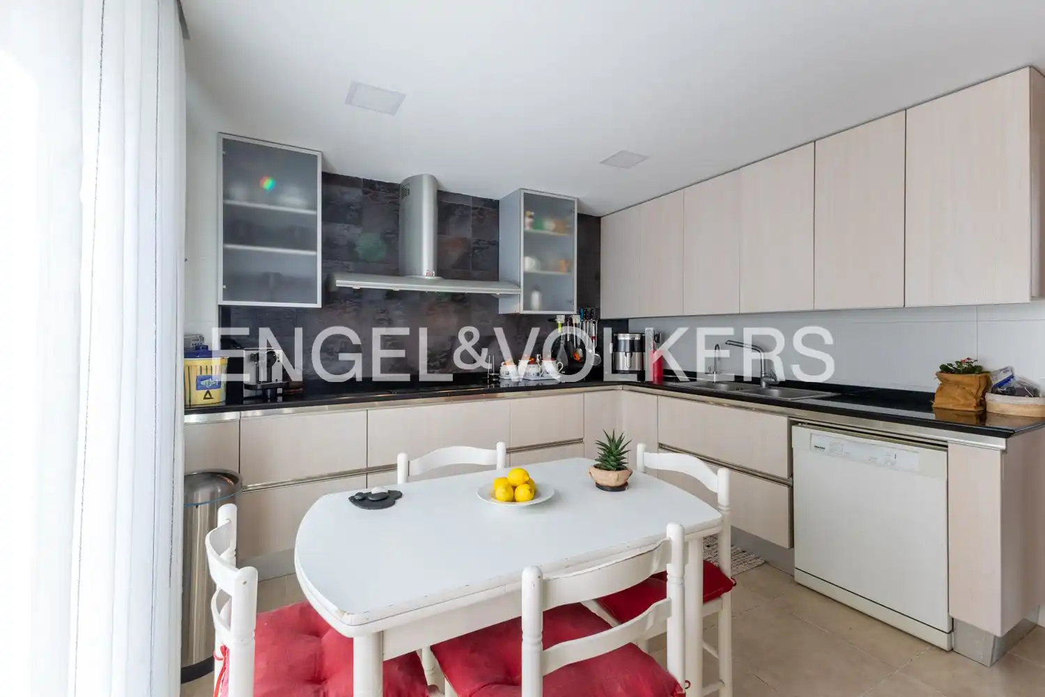Kitchen of Houses for sale in Torre en Conill - Cumbres de San Antonio 