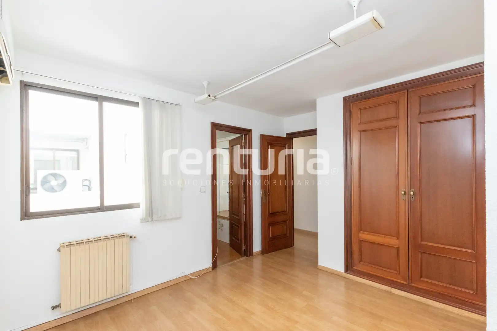 Habitación de Piso en venta en Valencia con Aire acondicionado, Calefacción y Balcón
