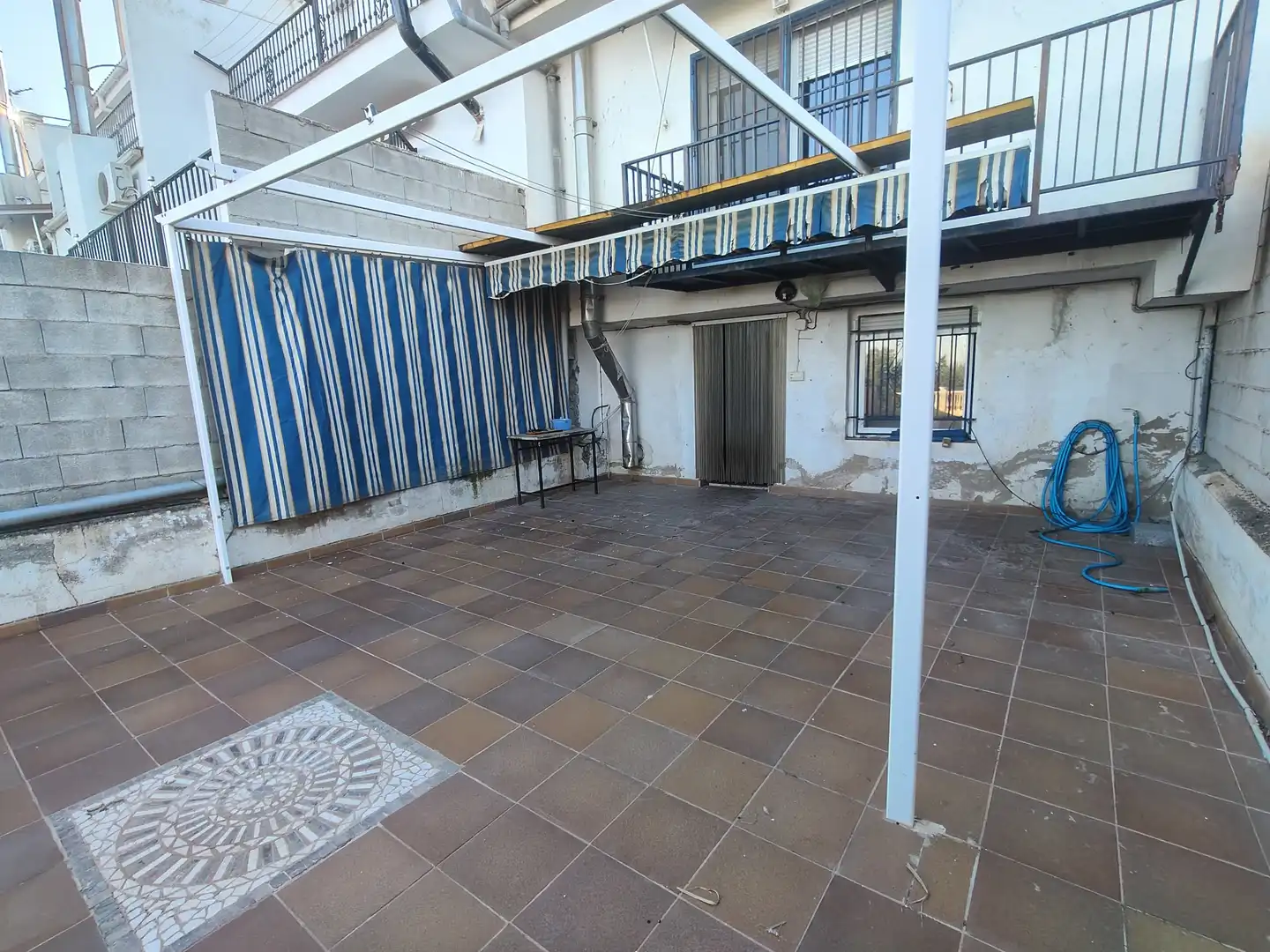 Terrassa de Casa o xalet en venda en Baza amb Moblat