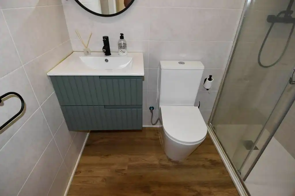 Bathroom of Flat for rent in Palamós  with Air Conditioner, Storage room and Furnished