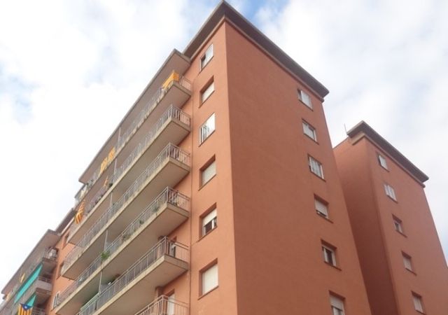 Exterior view of Flat for sale in Figueres